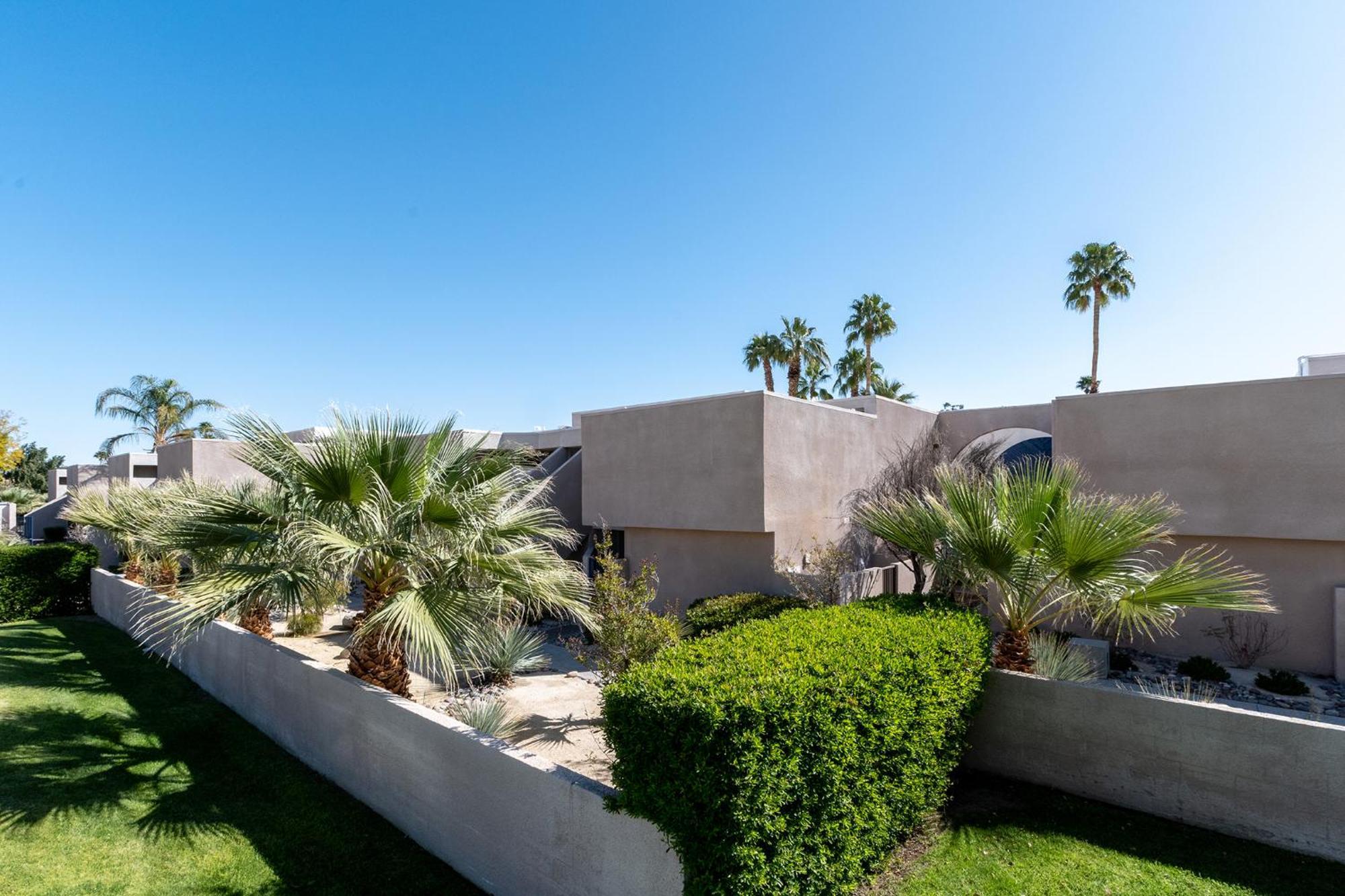 Vista Mirage Resort Palm Springs Exterior photo