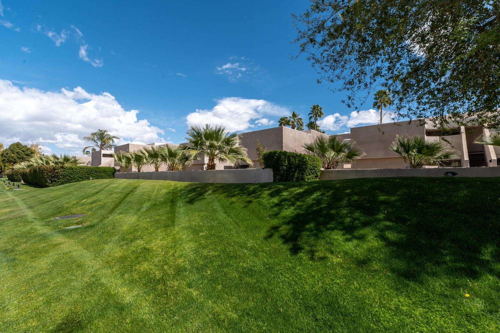 Vista Mirage Resort Palm Springs Exterior photo